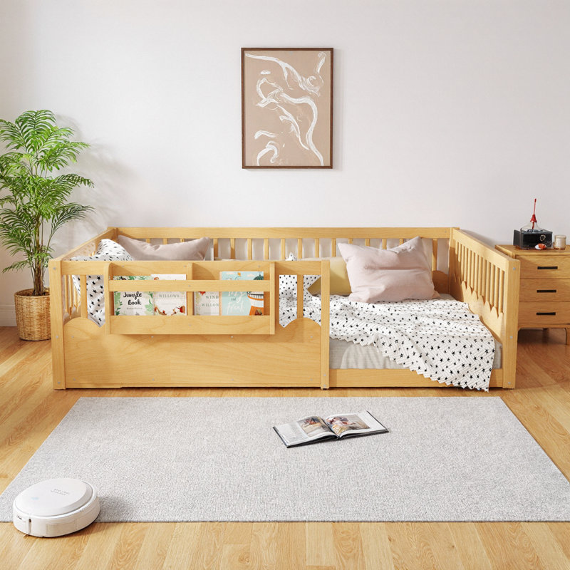 Lit grand format pour enfants avec rails de sécurité améliorés et bibliothèque intégrée - Finition en bois naturel, idéal pour un sommeil sécuritaire et indépendant