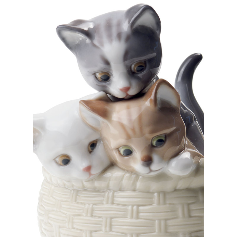 Figurine Curious Kittens