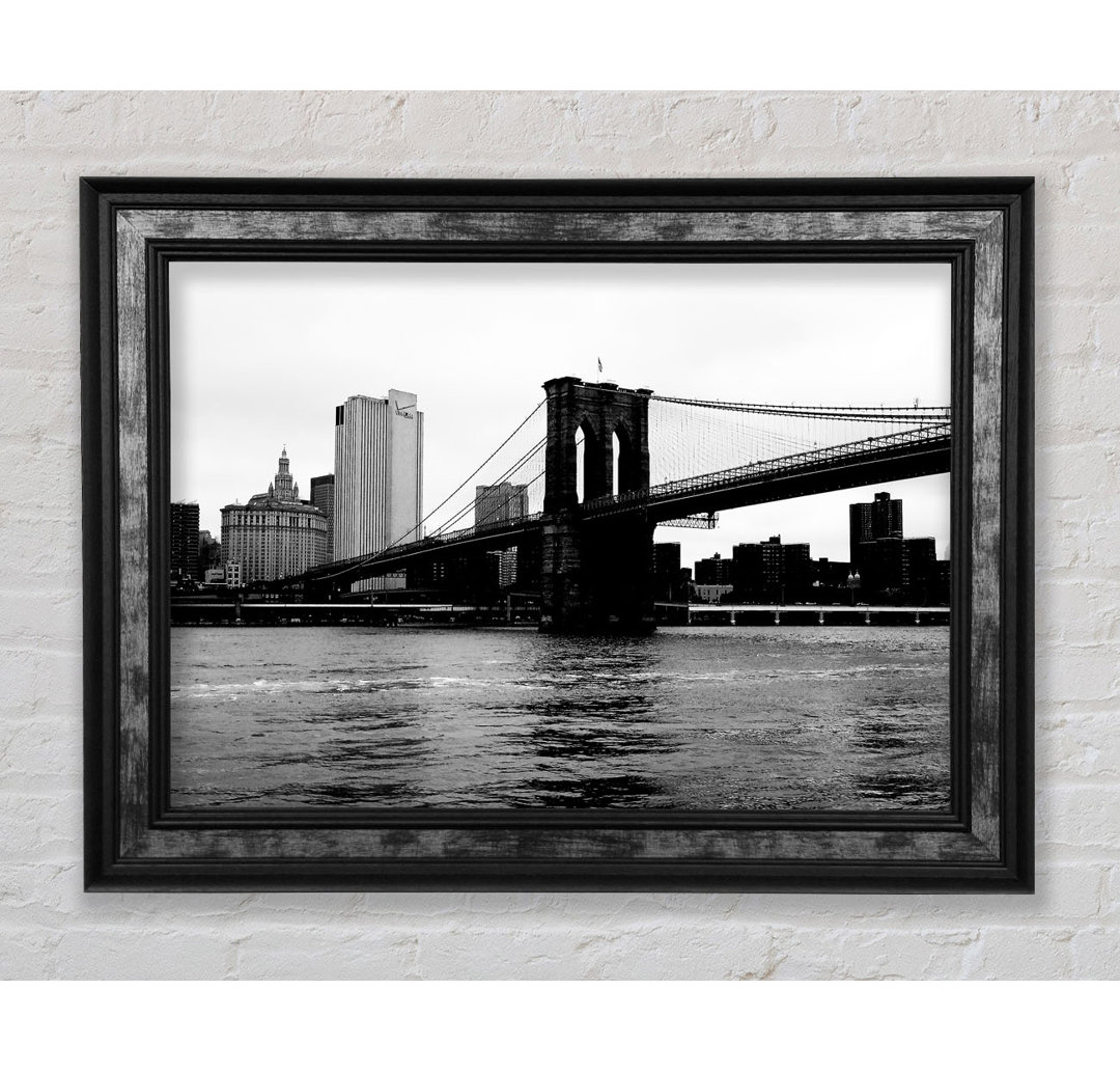 Die Aussicht auf New York unter der Brooklyn Bridge - Einzelne Bilderrahmen Kunstdrucke