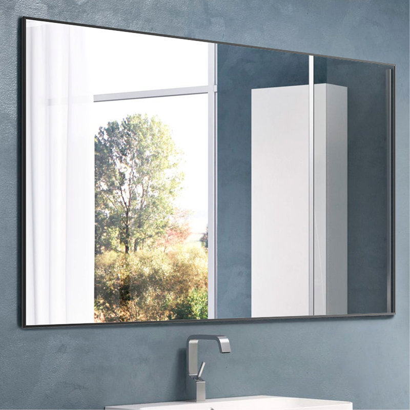 Miroir de salle de bain polyvalent avec cadre en aluminium durable et verre antidéflagrant sécuritaire