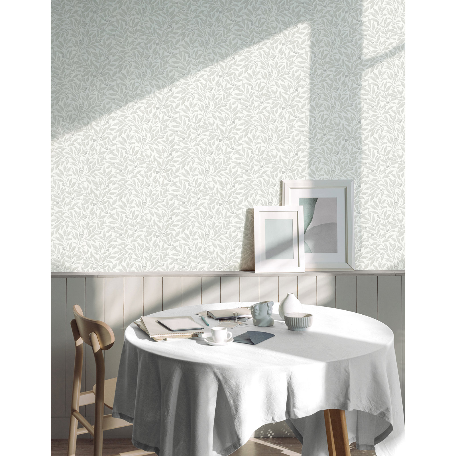 Coretta Vine Wallpaper, Gray