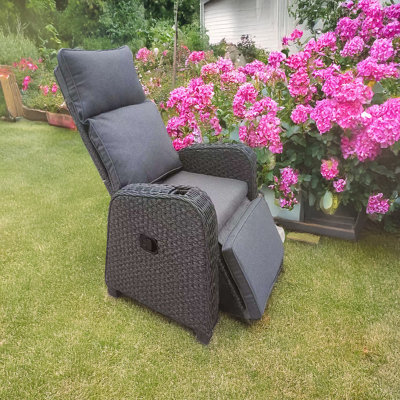 Outdoor Lounge Chair
