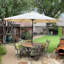 Parasol de marché 132 po beige avec manivelle et contrepoids inclus-126410837-99526007