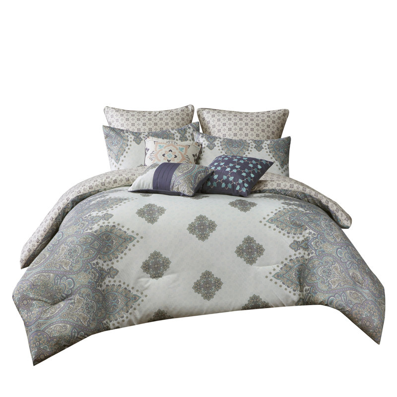 Polyester Channel Damask Comforter, Queen Comforter + 4 Shams + 3 Throw Pillows