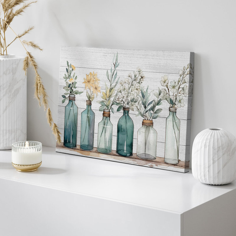 Fleurs de jardin en bouteille sur panneau en bois, Toile tendue, H 24 po x l 36 po x P 1,5 po