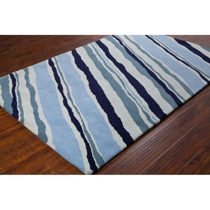 Tapis moderne en laine à rayures abstraites touffeté à la main bleu, blanc, bleu sarcelle et bleu marine Ailey