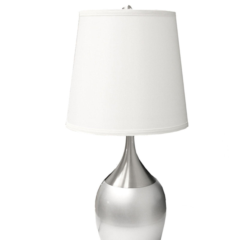 Lampe de table 24 po de hauteur à touche en métal avec finition argentée, abat-jour blanc, Argent argent