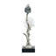 Figurine oiseau sur une branche-408830220