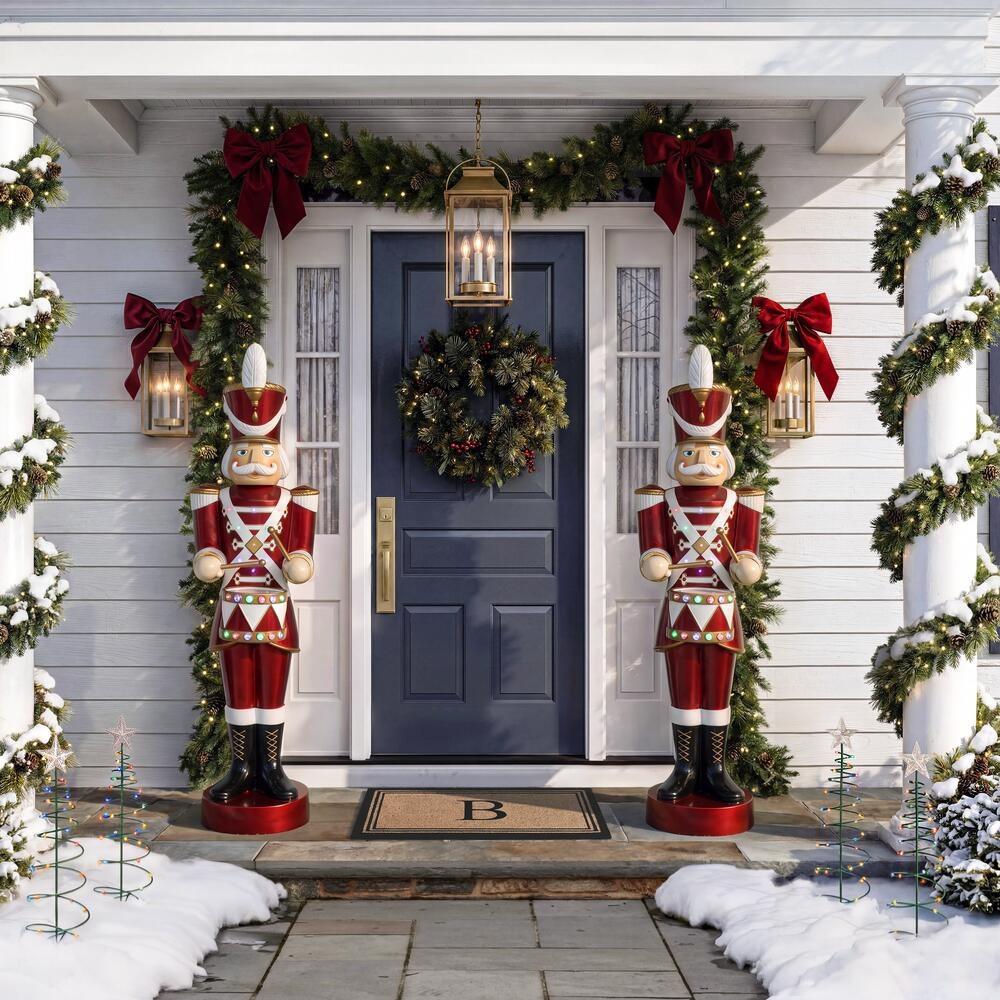 Quentin 108" Pre-Lit Pine Garland