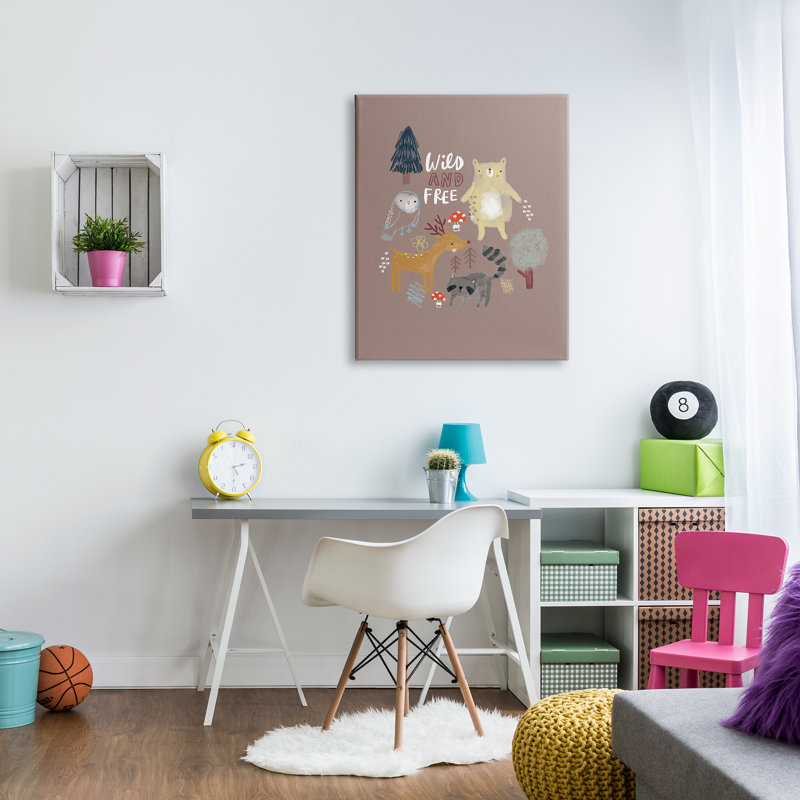 «Wild and Free Kid's Forest Beer Owl Racoon» par - Art textuel, H 40 po x l 30 po x P 2 po, Toile tendue