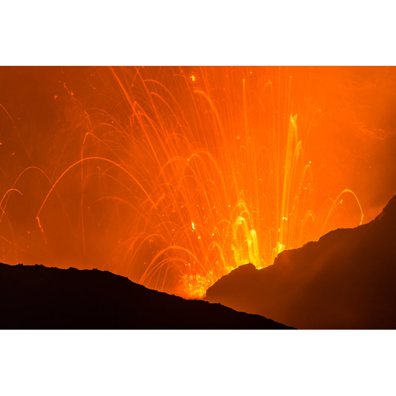 Volcan Yasur Eruption par Frizi, H 8 po x l 12 po