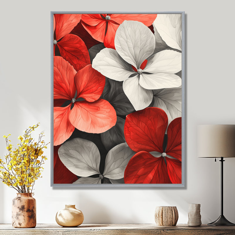 Impression de pétales d'hydrangées monochromes rouges - impressions sur toile, H 32 po x l 16 po, Argent argent