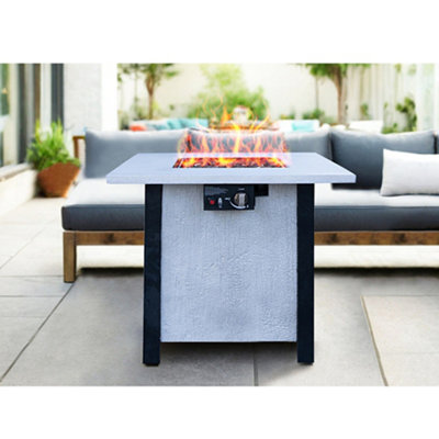 Foyer de table d'extérieur au gaz propane de 25 po de hauteur - 50 000 BTU Processus de sculpture résistant aux températures élevées pour des matériaux écologiques avec l'effet du grain de charbon