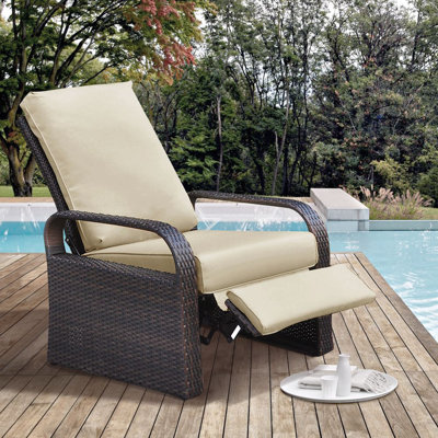 Wicker Outdoor Lounge Chair