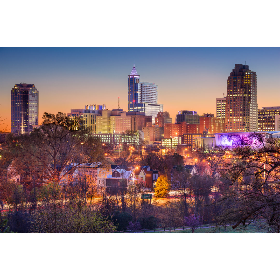 Raleigh Skyline von SeanPavonePhoto - Kunstdrucke auf Leinwand