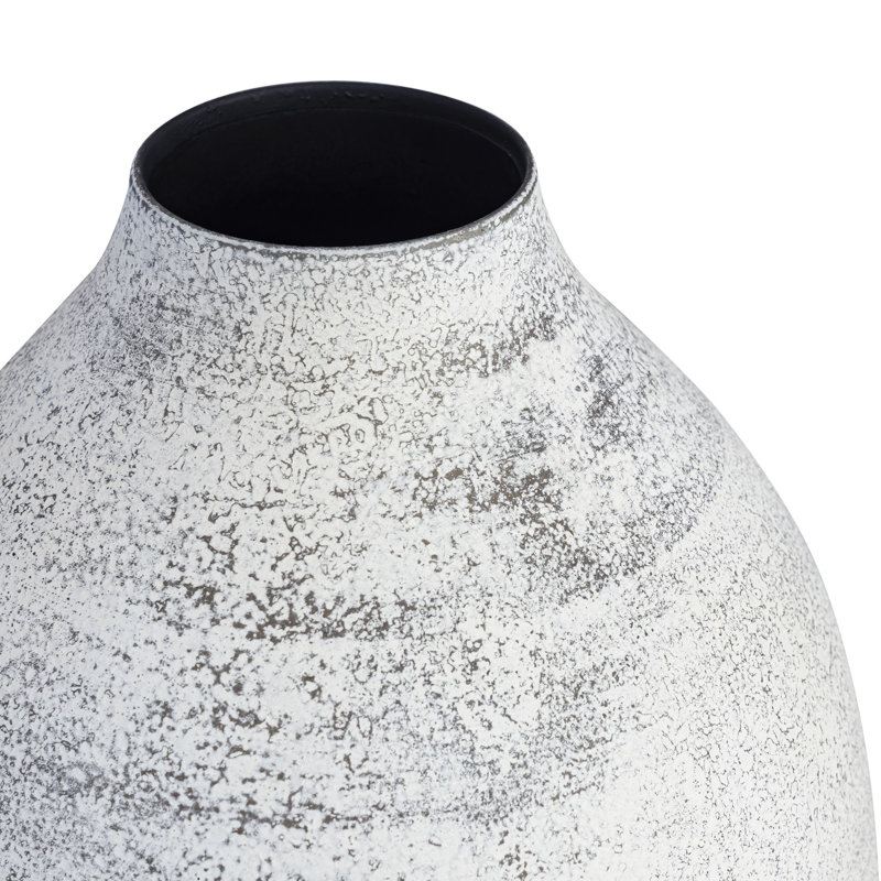 Vase en fer gris antique