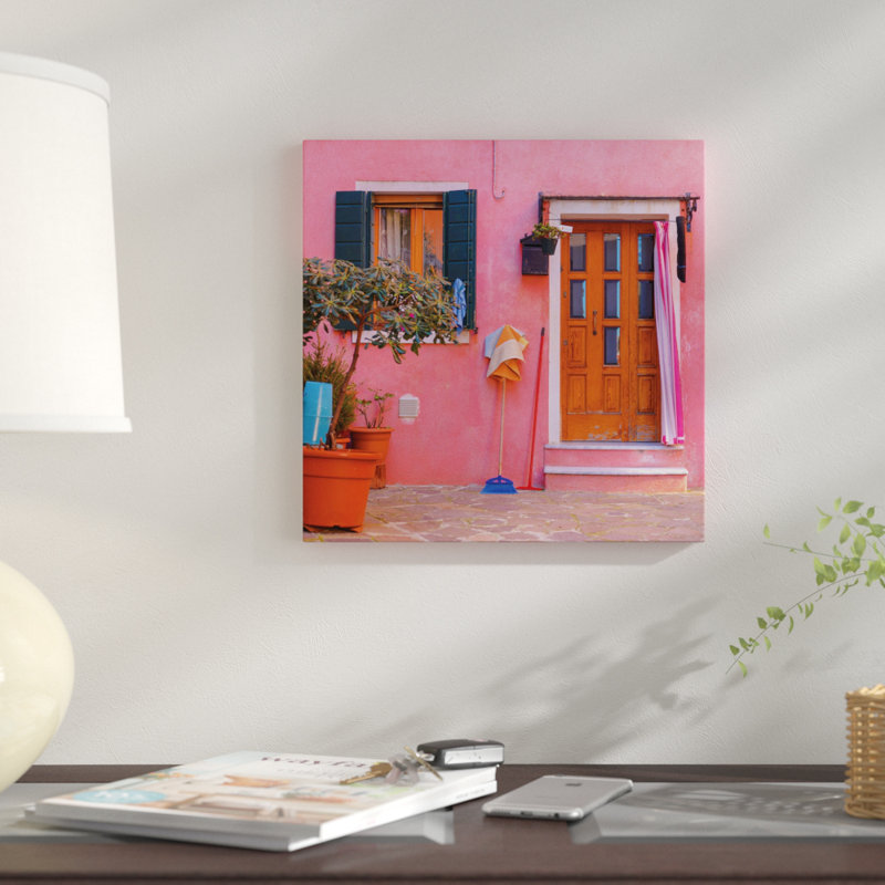 «Burano, Italy, Pink House», reproduction de photo sur toile, H 26 po x l 26 po x P 1,5 po, Toile tendue, Pas de tapis