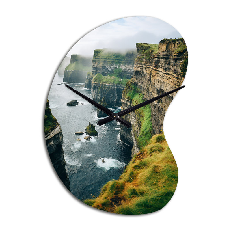 Horloge murale unique en forme de flèche en Irlande, Petit