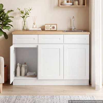 Meuble sous-évier blanc de style Shaker, à assembler, 122 cm de largeur (48 po), dimensions : 122 cm (48 po) L x 61 cm (24 po) P x 88 cm (34,5 po) H, avec 3 portes, quincaillerie à fermeture amortie et chants fins. Parfait pour la maison, le bureau et la buanderie.