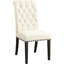 Deux chaises d'appoint beiges - rembourrées de mousse, recouvertes de tissu, ajoutent de l'élégance aux espaces de salle à manger, créent un espace invitant-268740429