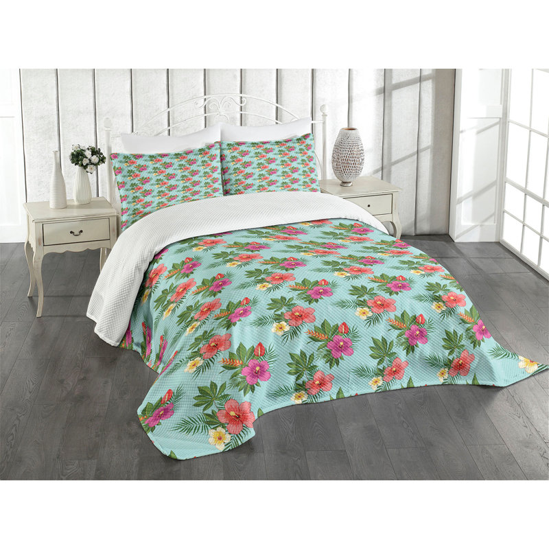 White Quilted Queen Bedspread Set with Pillow Shams
