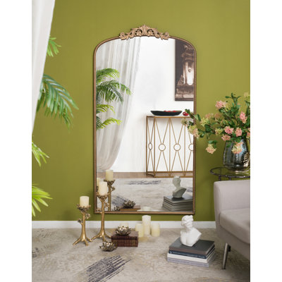 Miroir mural classique avec cadre d'inspiration baroque