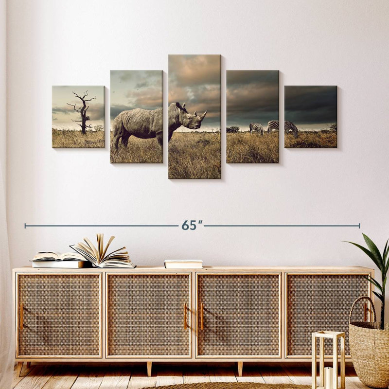 Rhinocéros féroce, H 24 po x l 55 po