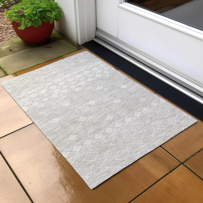 Lamanna Washable Geometric Indoor / Outdoor Rug, Rectangle 1'8" x 2'6"