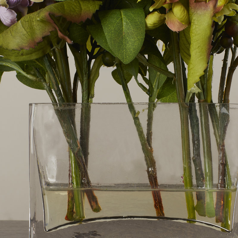 Arrangement floral mélangé à vase
