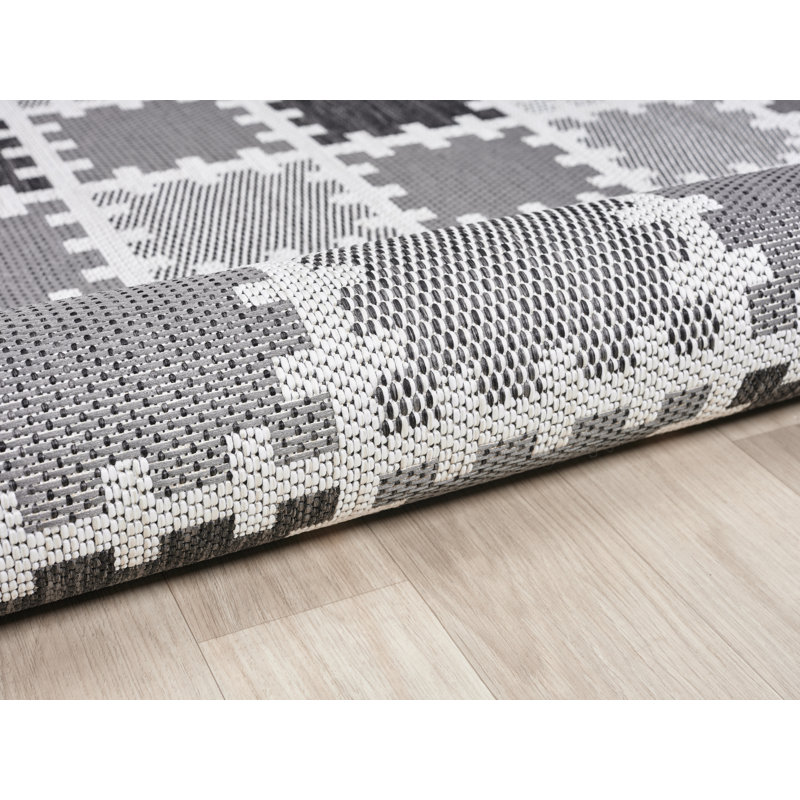 Tapis d'intérieur / extérieur en polypropylène tissé à la machine Tillee, Gris, 7 pi 10 po x 9 pi 10 po