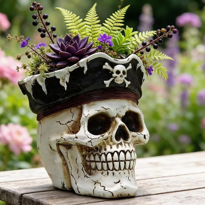 Pot de fleurs de crâne de pirate peint à la main, pot de fleurs gothique avec drainage, petit pot de fleur de squelette unique pour l'intérieur / extérieur, décor de jardin universitaire goth horreur foncé