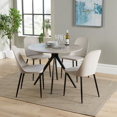 Sisquoc 5-Piece Casual Dining Set - Spacious Round Table & 4 Duo Plastic Chairs