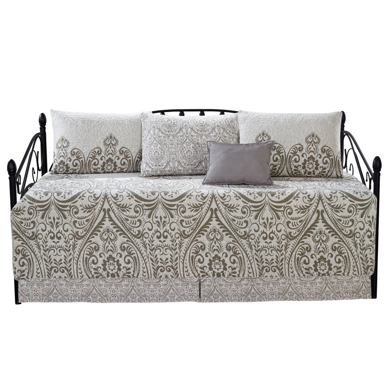 Microfiber Damask Quilt with Pillow Shams, Grey