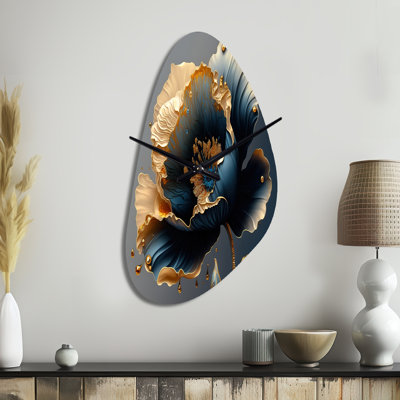Horloge en métal bleu foncé et doré à motif floral de forme irrégulière et horloge asymétrique bleue