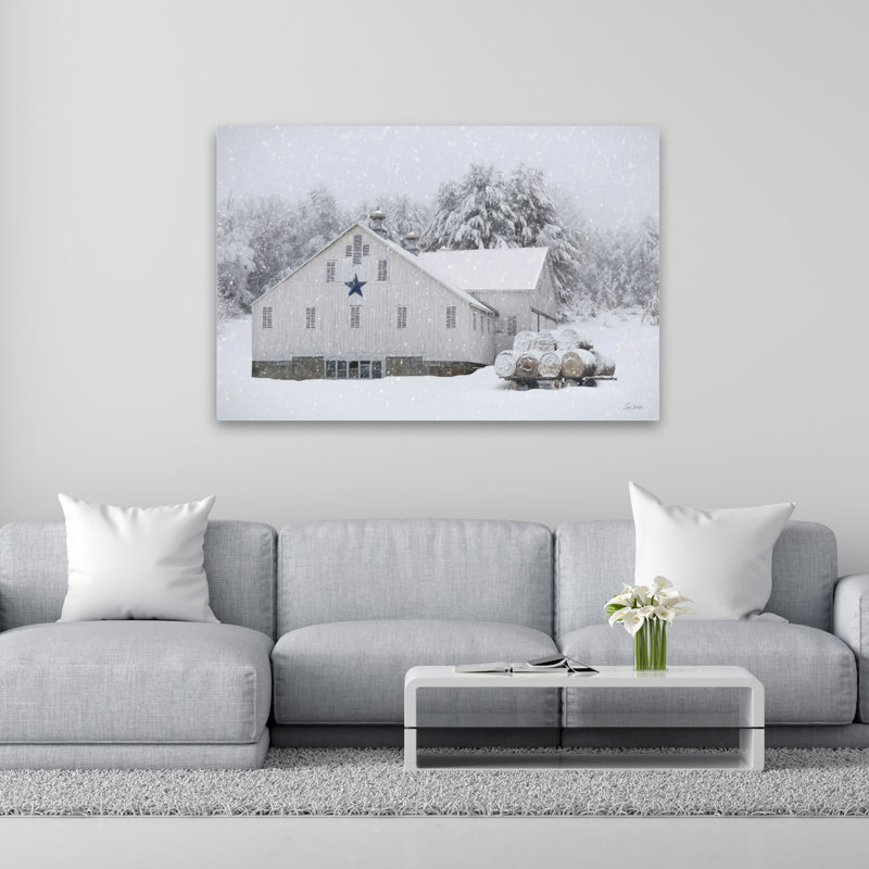 Winter's Embrace - Paysage contemporain enneigé de grange blanche, H 40 po x l 60 po