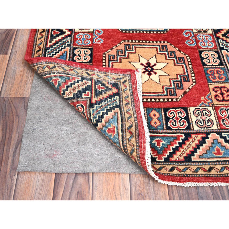 Tapis unique 2 pi 8 po x 9 pi 9 po Zikret