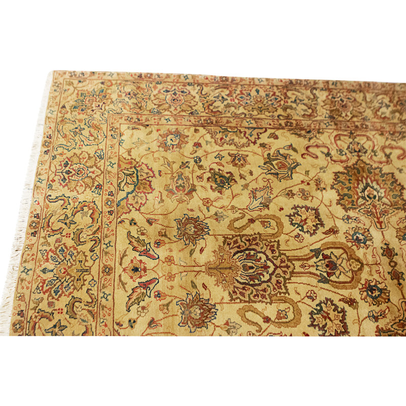 Hand Knotted Wool Area Rug in Cream And Gold
