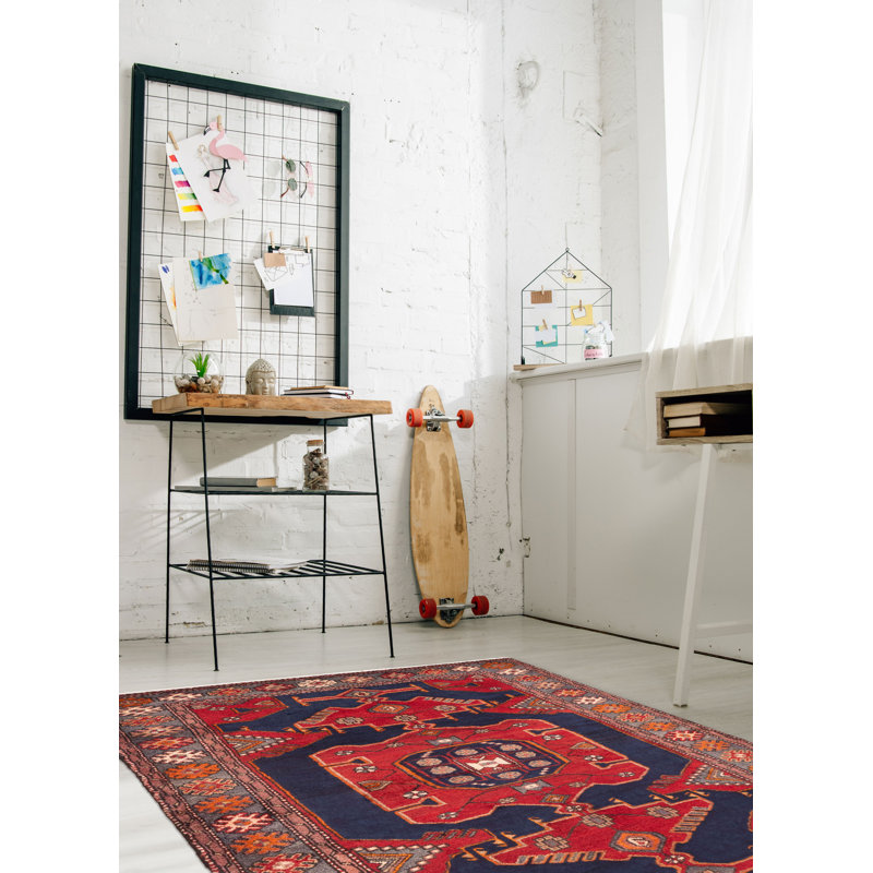 Tapis bleu marine Anadol 4 pi 3 po x 6 pi 6 po