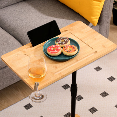 Table de bout réglable en hauteur avec fentes pour le salon, la chambre à coucher et le canapé de rangement réglable à 2 niveaux de la maison