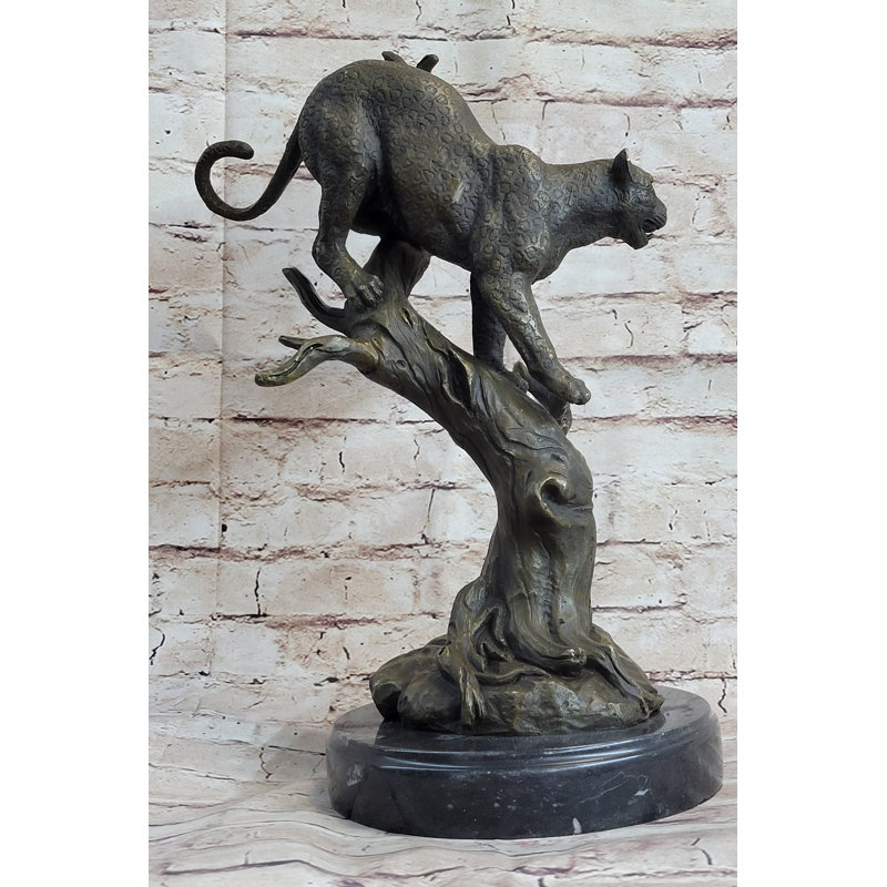 Grande sculpture de couguar lion de montagne africain