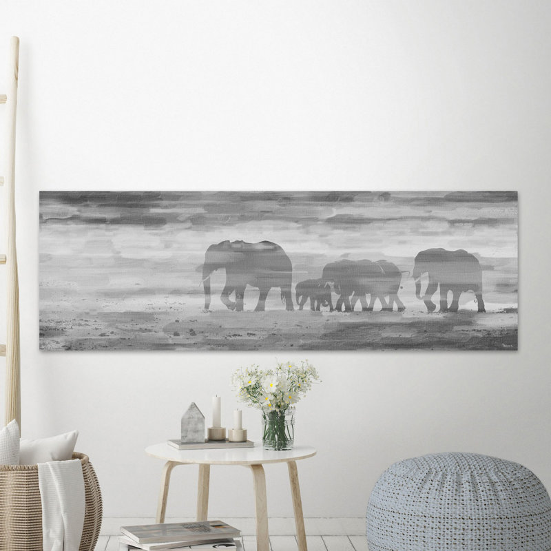 Reproduction d’art sur toile tendue « défilé de défenses », H 10 po x l 30 po x P 1,5 po