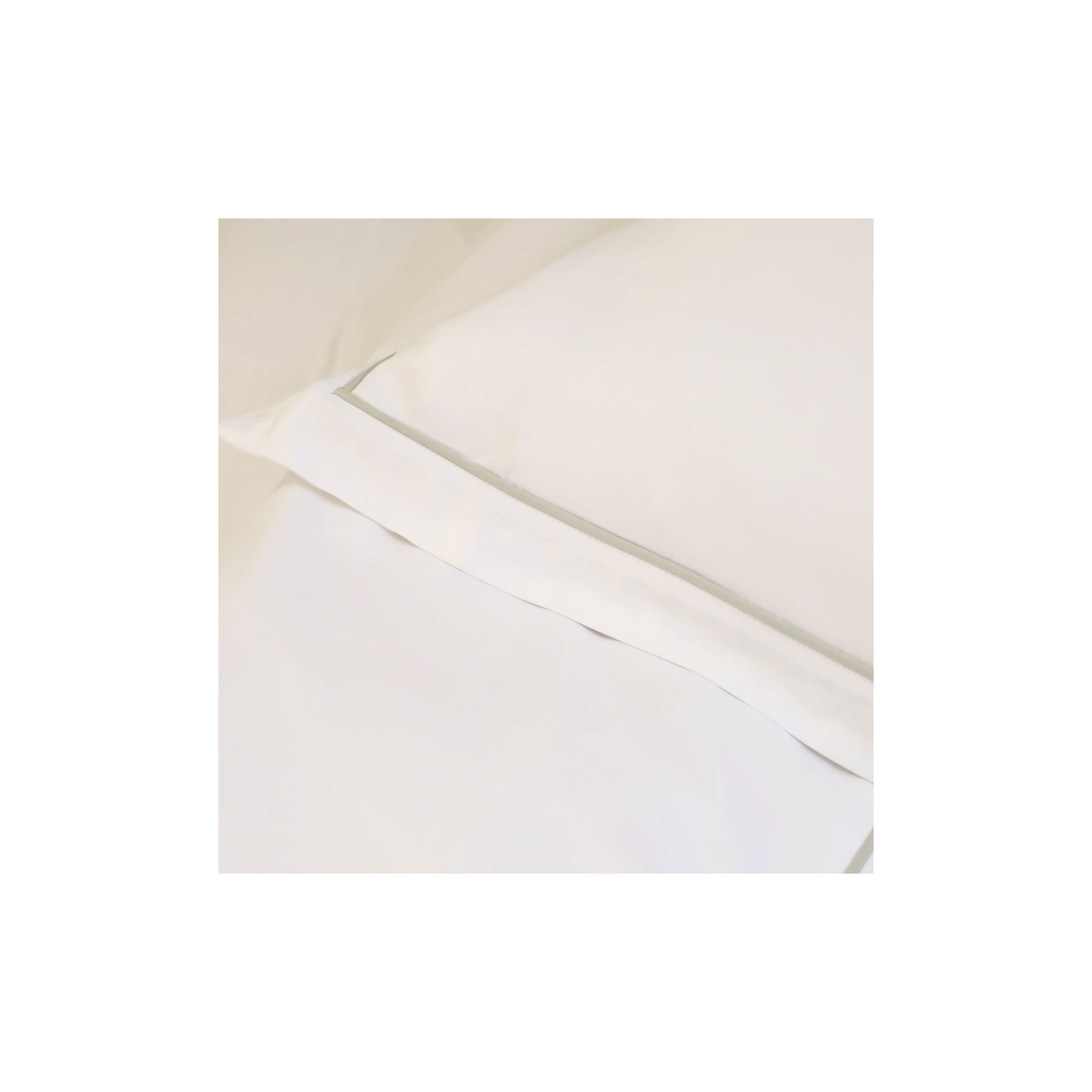 Sheena Rayon From Bamboo Duvet Cover Set, Queen Duvet Cover + 2 Standard Shams, White/Seaglass