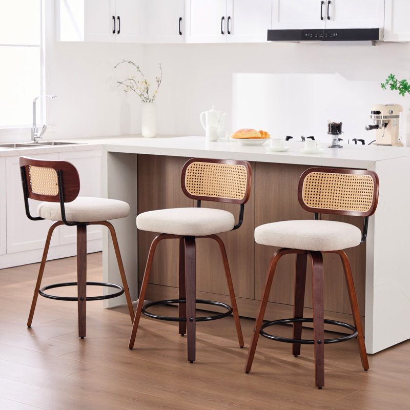 Hauteur de comptoir de 26 pouces avec 3 tabourets de bar, finition noire noyer, dossier en canne, siège en lin beige, conception pivotante pour le comptoir, circulation d'air à l'arrière ventilée, base et base 360, tabourets de salle à manger de style américain 3, avec