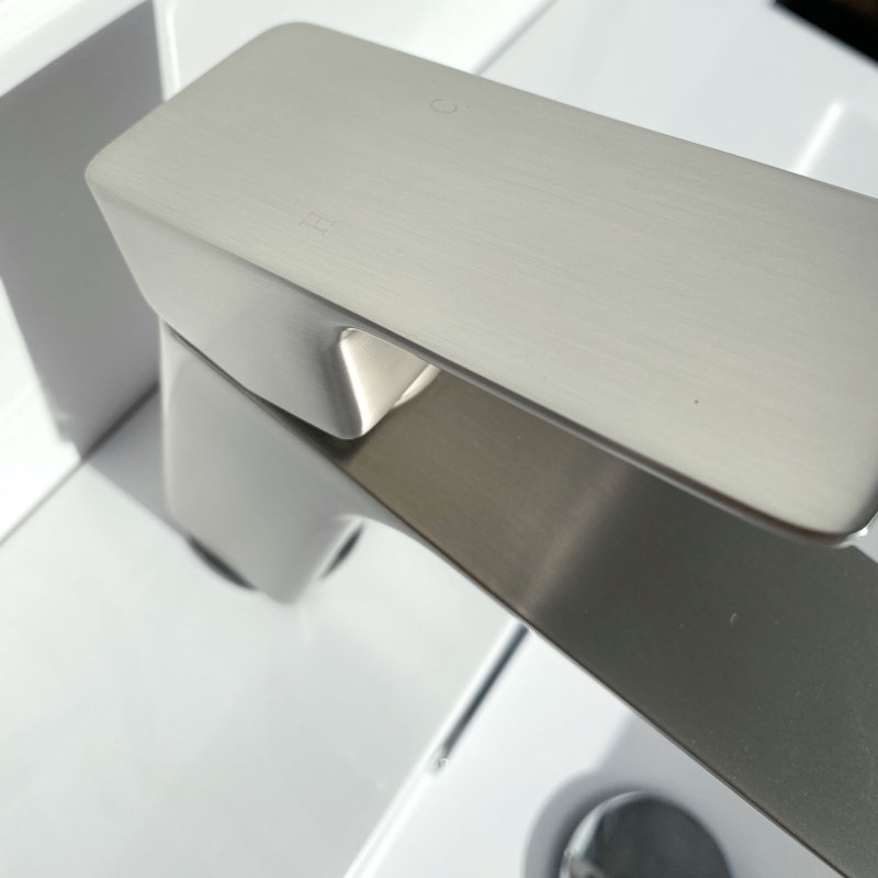 Robinet pour salle de bain à un trou, Nickel brossé