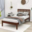 Lit plateforme simple en bois avec tête de lit-1136851076