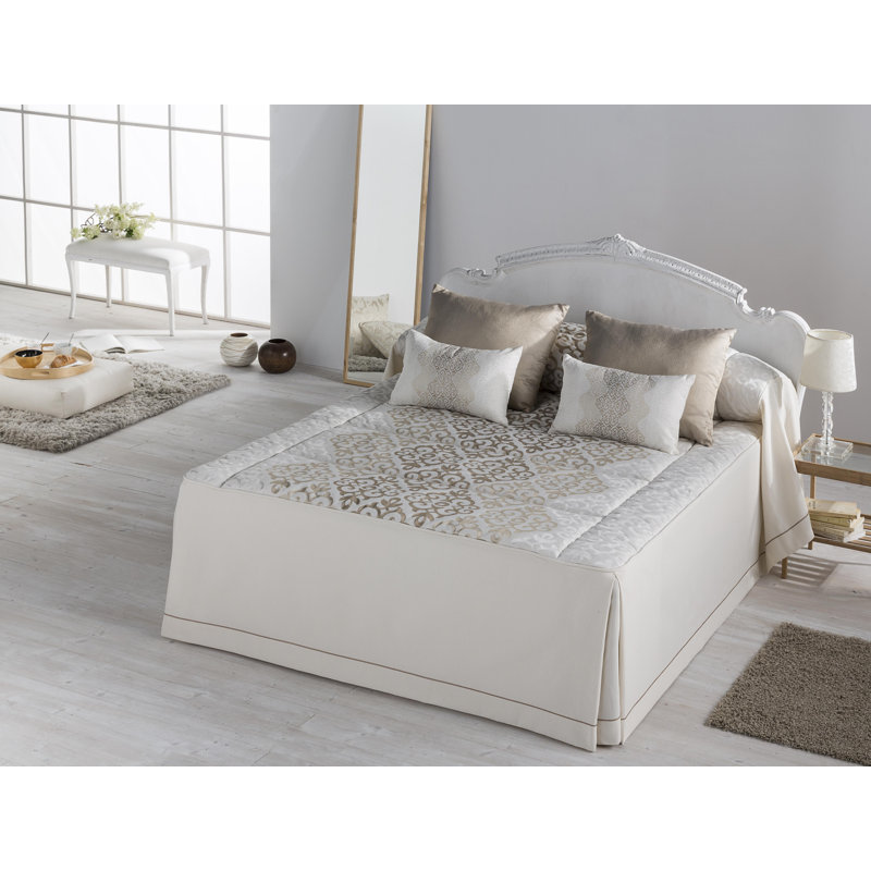 Zaniyah Polyester No Pattern Bedspread, Gold, 180 x 260 cm