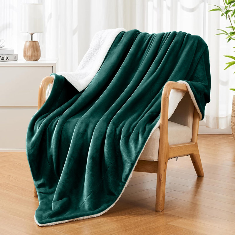Adamczyk Soft Touch Mink Faux Fur Plush Sofa Throw/Blanket , 200cm x 240cm, Emerald