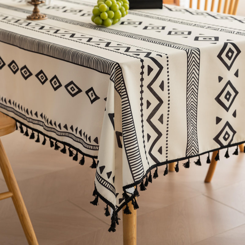  Nappe imprimée à la main pour tables carrées, couverture de table géométrique noire à bords frangés, nappe décorative pour la cuisine et la salle à manger, 59 po x 70 po