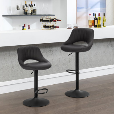 Height-adjustable Simonsen bar stool