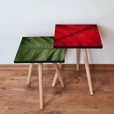 Ensemble de tables gigognes modernes (2 pièces), vert et rouge, 13,8 x 18,5 x 13,8 po et 13,8 x 16,5 x 13,8 po | 100% panneau de fibres à densité moyenne avec pieds en bois de hêtre, épaisseur: 0,7 po | Élégant et fonctionnel, parfait pour la décoration de salon et de bureau personnel